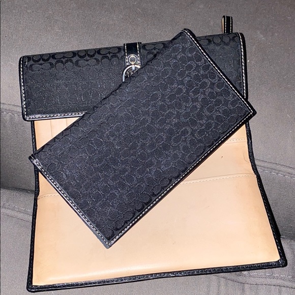 Coach black trifold wallet. Good condition. - Picture 4 of 5